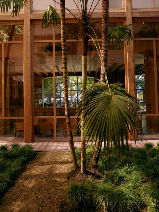 Rooms Hotel Batumi Exterior photo