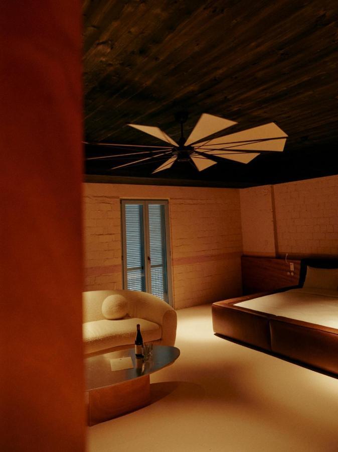 Rooms Hotel Batumi Exterior photo