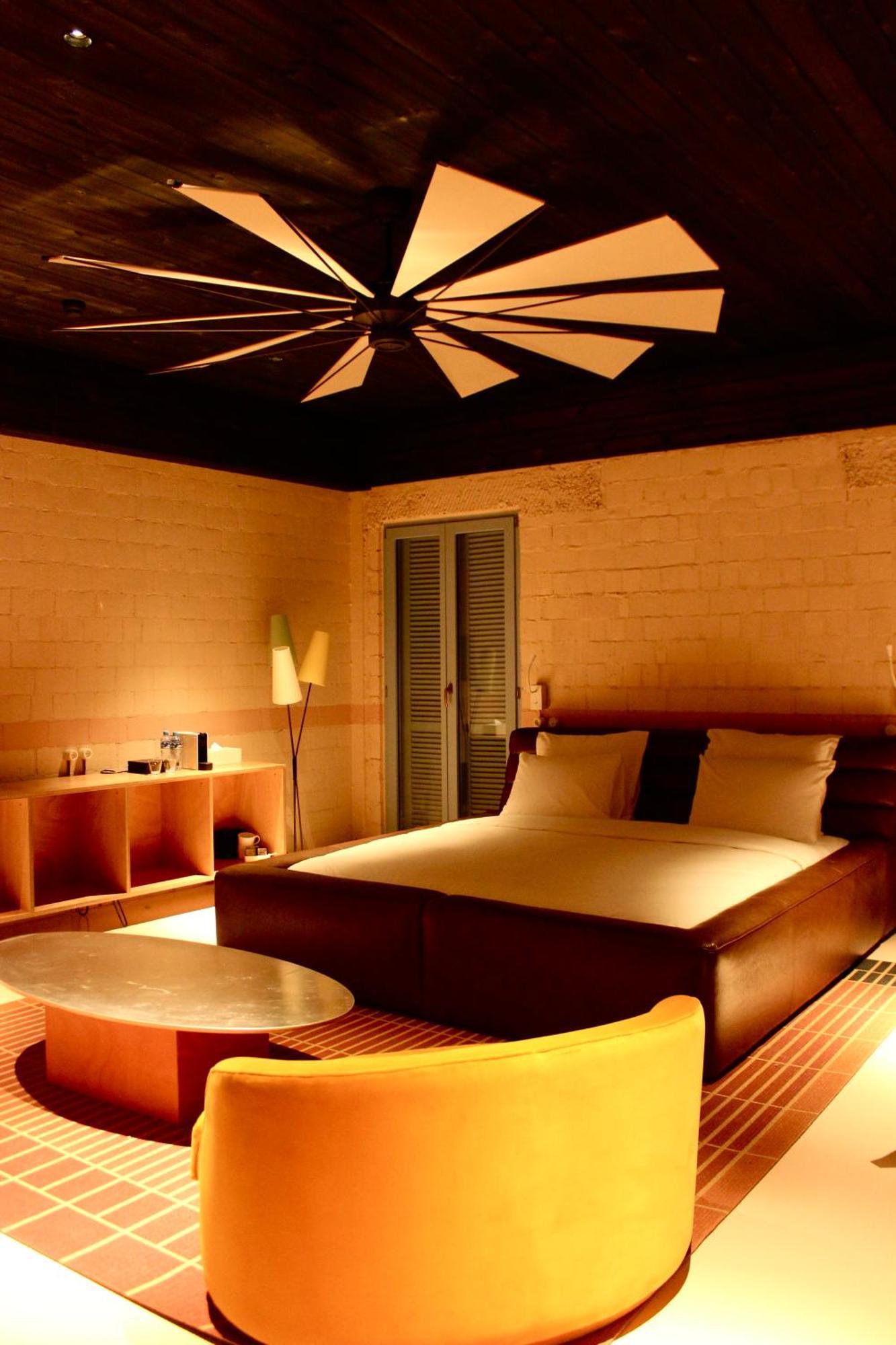 Rooms Hotel Batumi Exterior photo