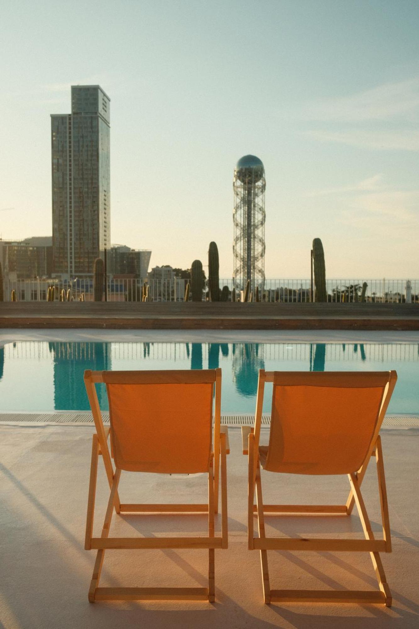 Rooms Hotel Batumi Exterior photo