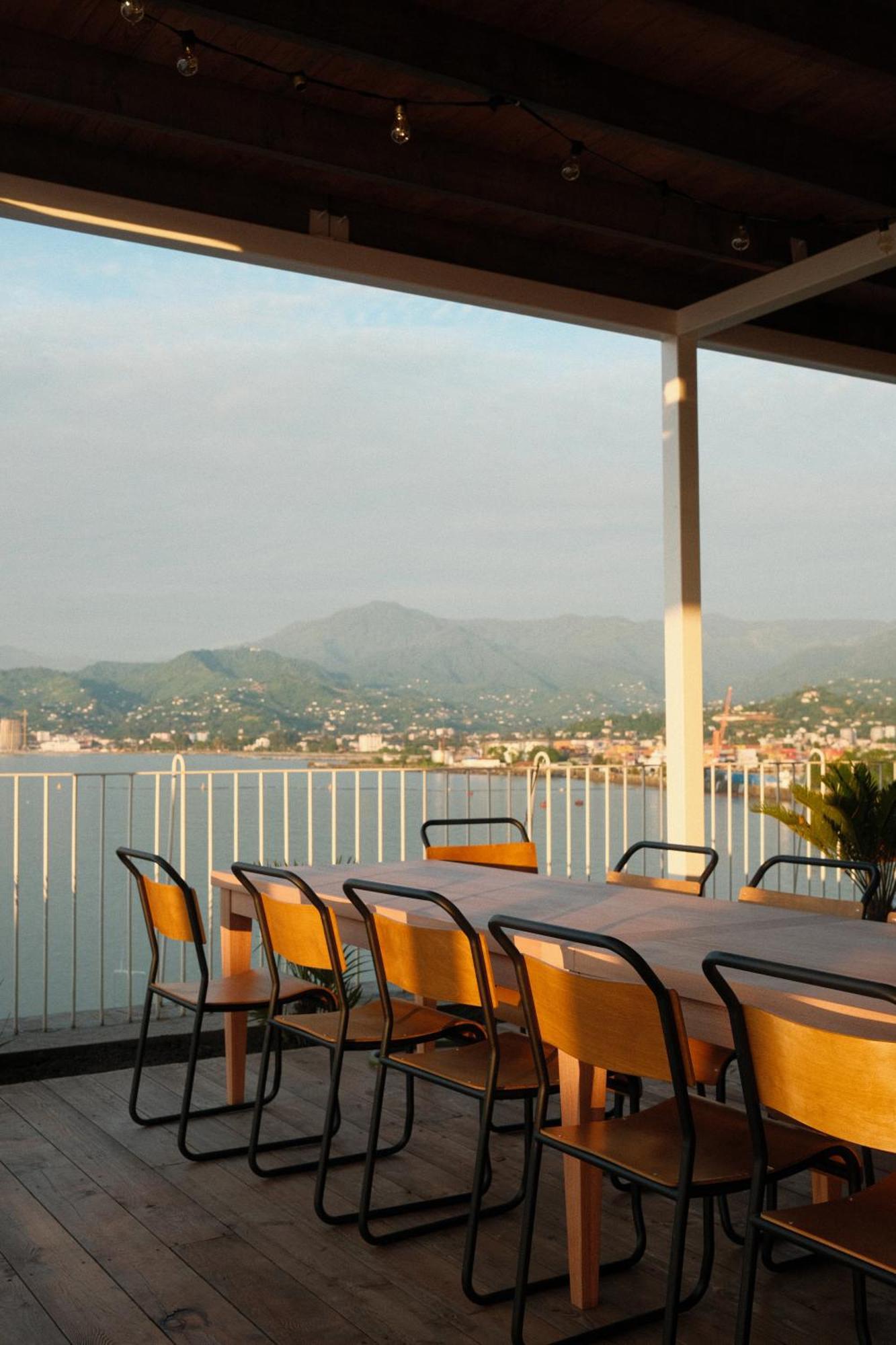Rooms Hotel Batumi Exterior photo