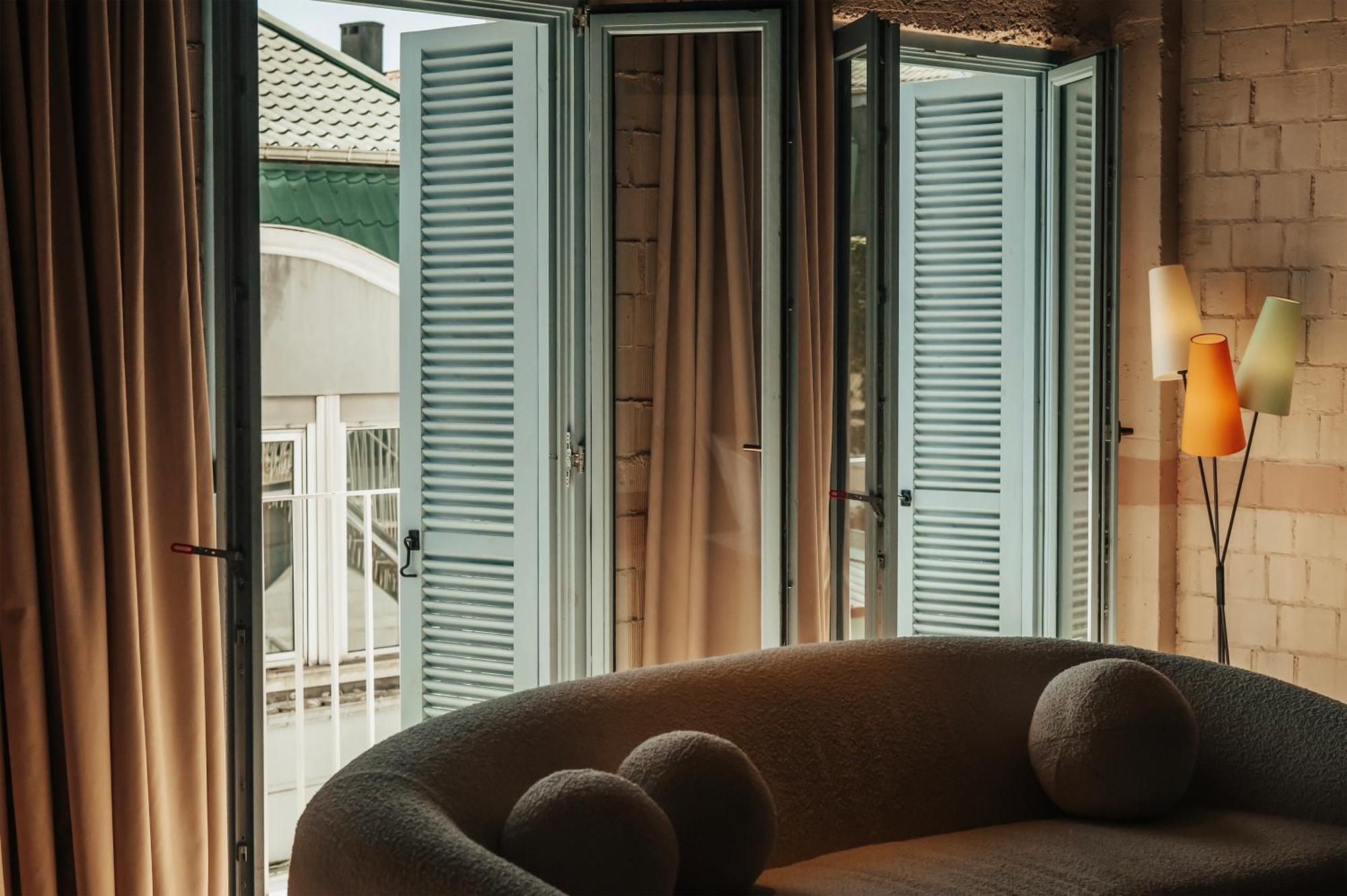 Rooms Hotel Batumi Exterior photo