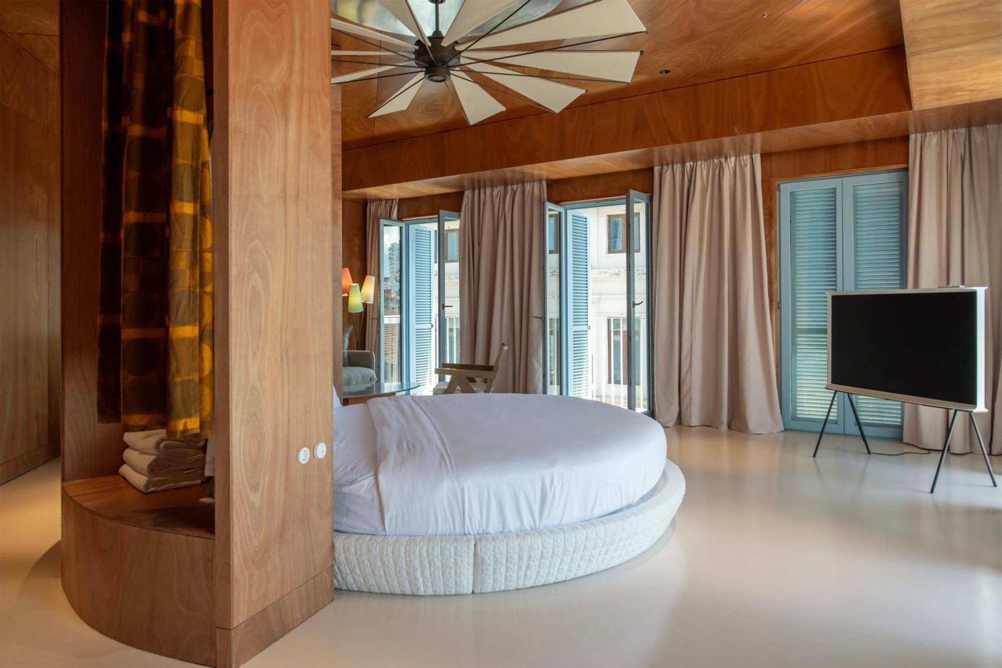 Rooms Hotel Batumi Exterior photo
